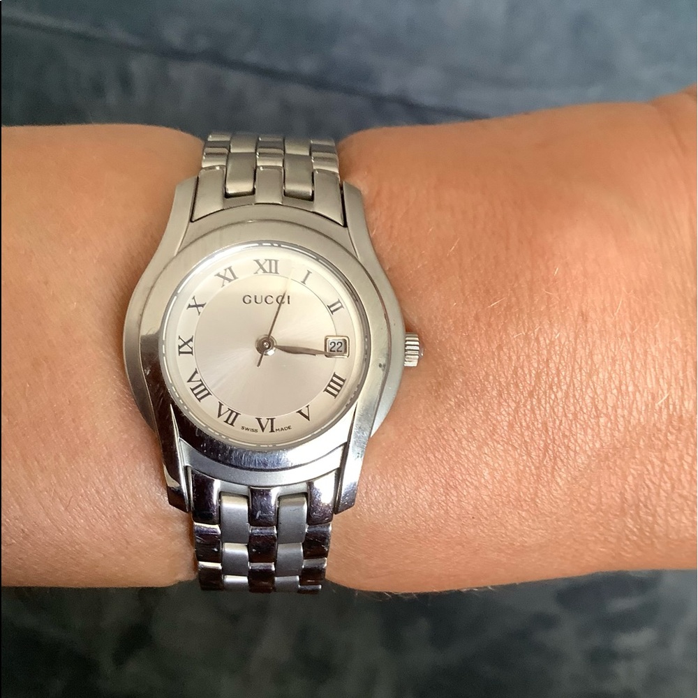 Beautiful authentic GUCCI watches for couple 💞💕 - Picture 12 of 15
